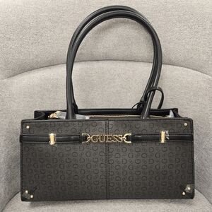 NEW Guess Shoulder Handbag